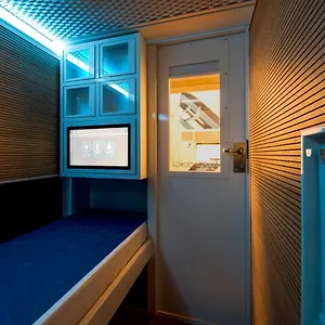 Resting Pods - Zzzleepandgo Wien Airport カプセルホテル