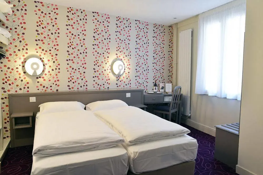 Relais Du Pre Hotel Paris 3*,