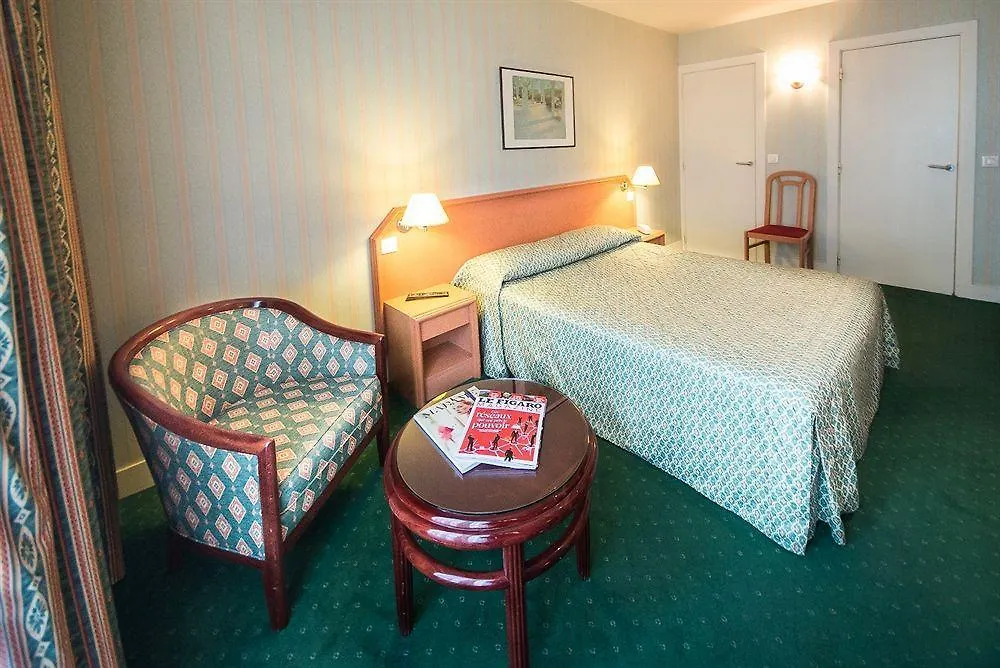 ***  Hotel Relais du Pré Parigi Francia