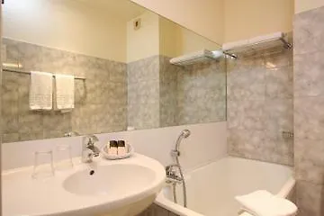 Hotel Relais du Pré Parigi 3*,  Francia